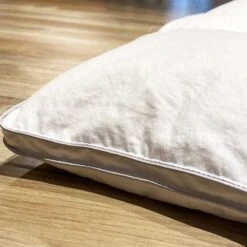 Couette PRESTIGE Tempérée 90% Duvet D'Oie Blanc 10% Plumettes 150 G/m²