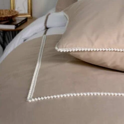 Parure Housse De Couette POMPONS 100% Percale De Coton 80 Fils/cm²